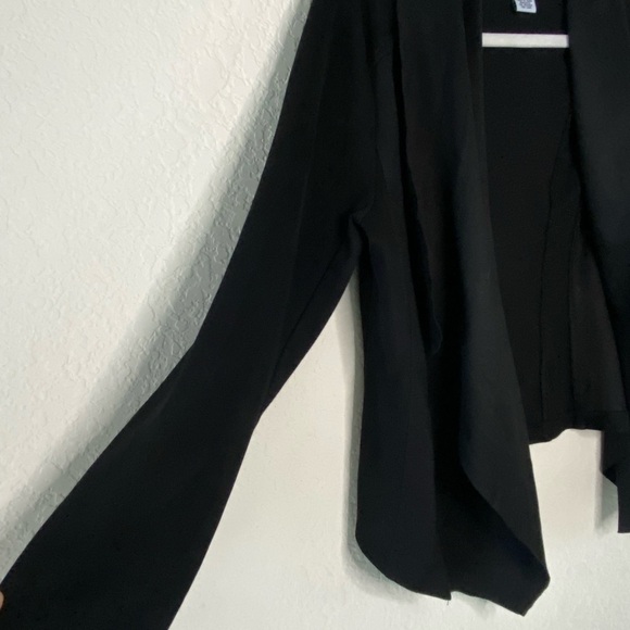 Carmen Marc Valvo (CMV) Open Front Black Blazer - Picture 9 of 9